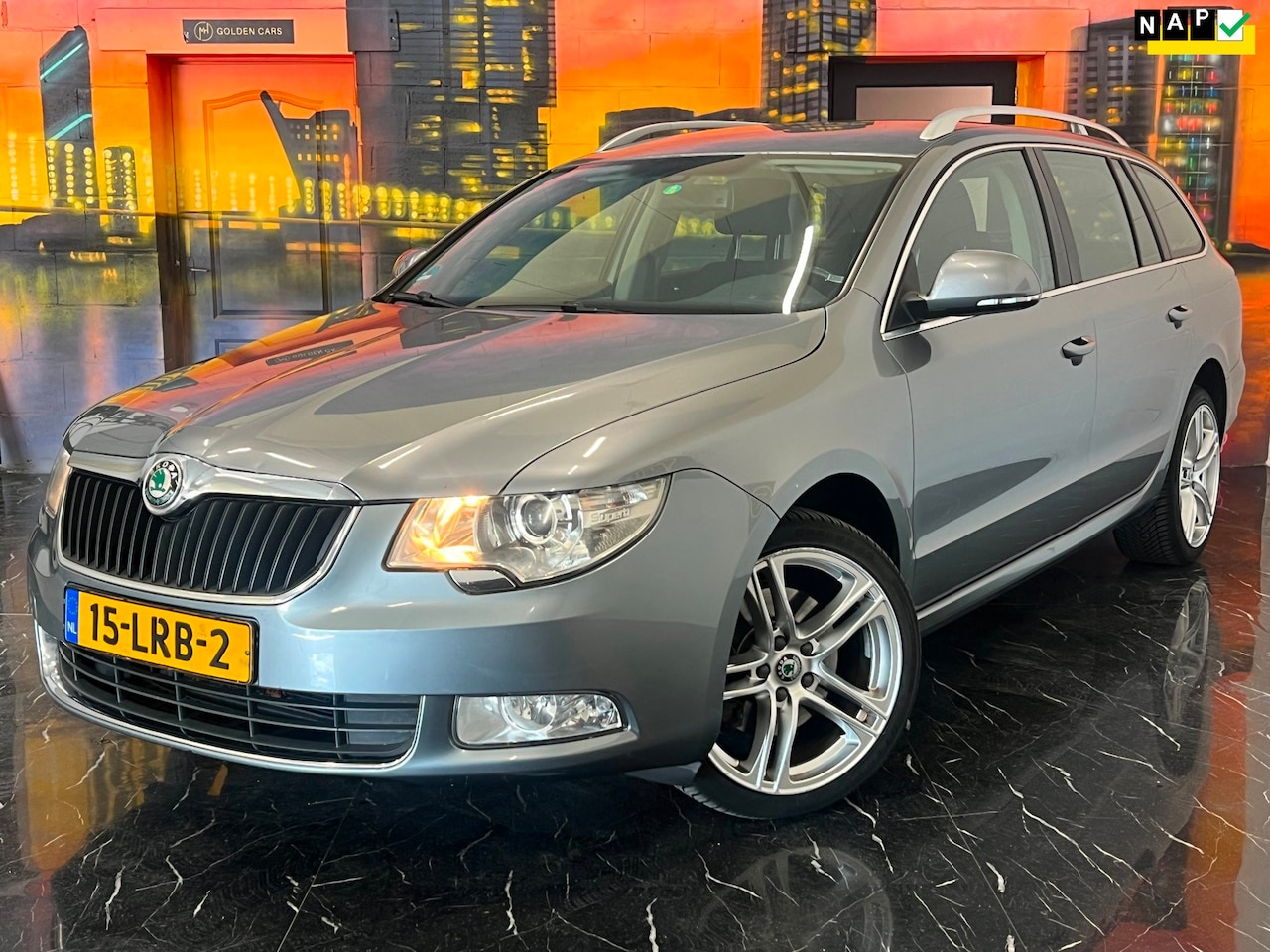 Skoda Superb Combi - 1.8 TSI Ambition Trekhaak|Parkeer Sensor - AutoWereld.nl