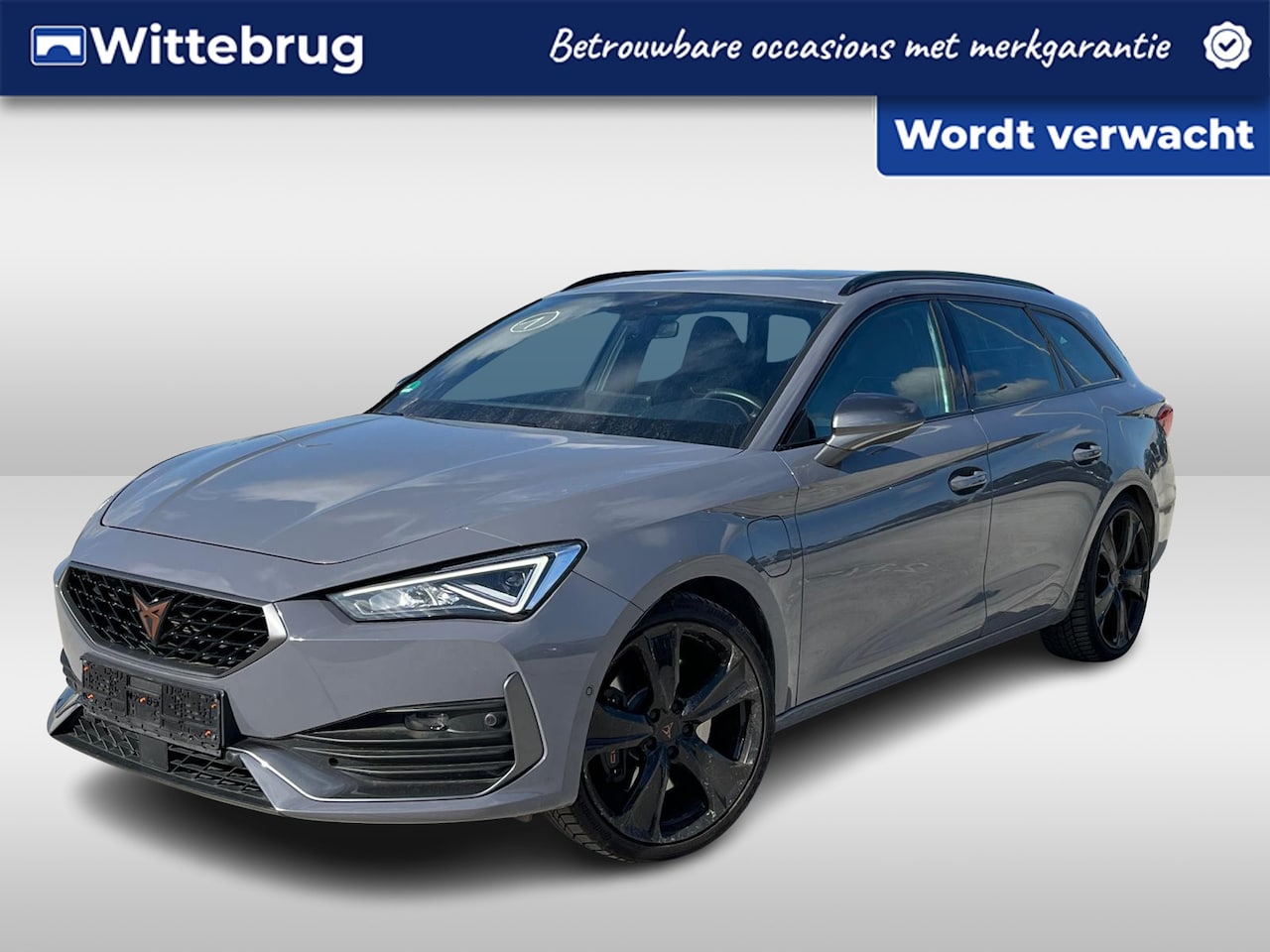CUPRA Leon Sportstourer - 1.4 DSG 245pk e-Hybrid Black Edition / Panorama dak / Lederen bekleding / Geheugen stoelen - AutoWereld.nl