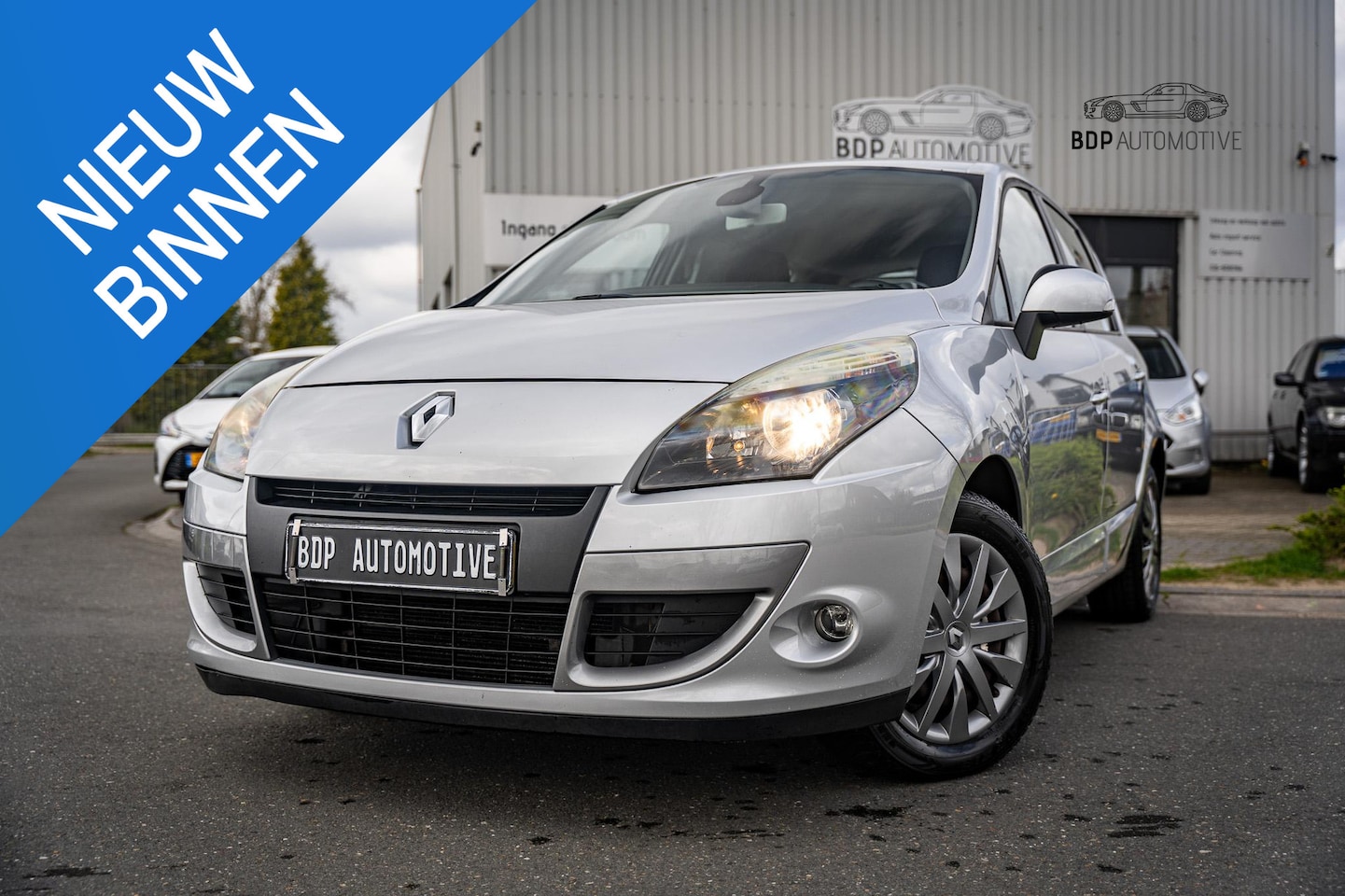 Renault Scénic - 2.0 Expression Lage KM stand | Automaat | Camera |Trekhaak - AutoWereld.nl