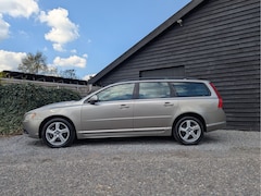 Volvo V70 - 2.0 T5 Summum