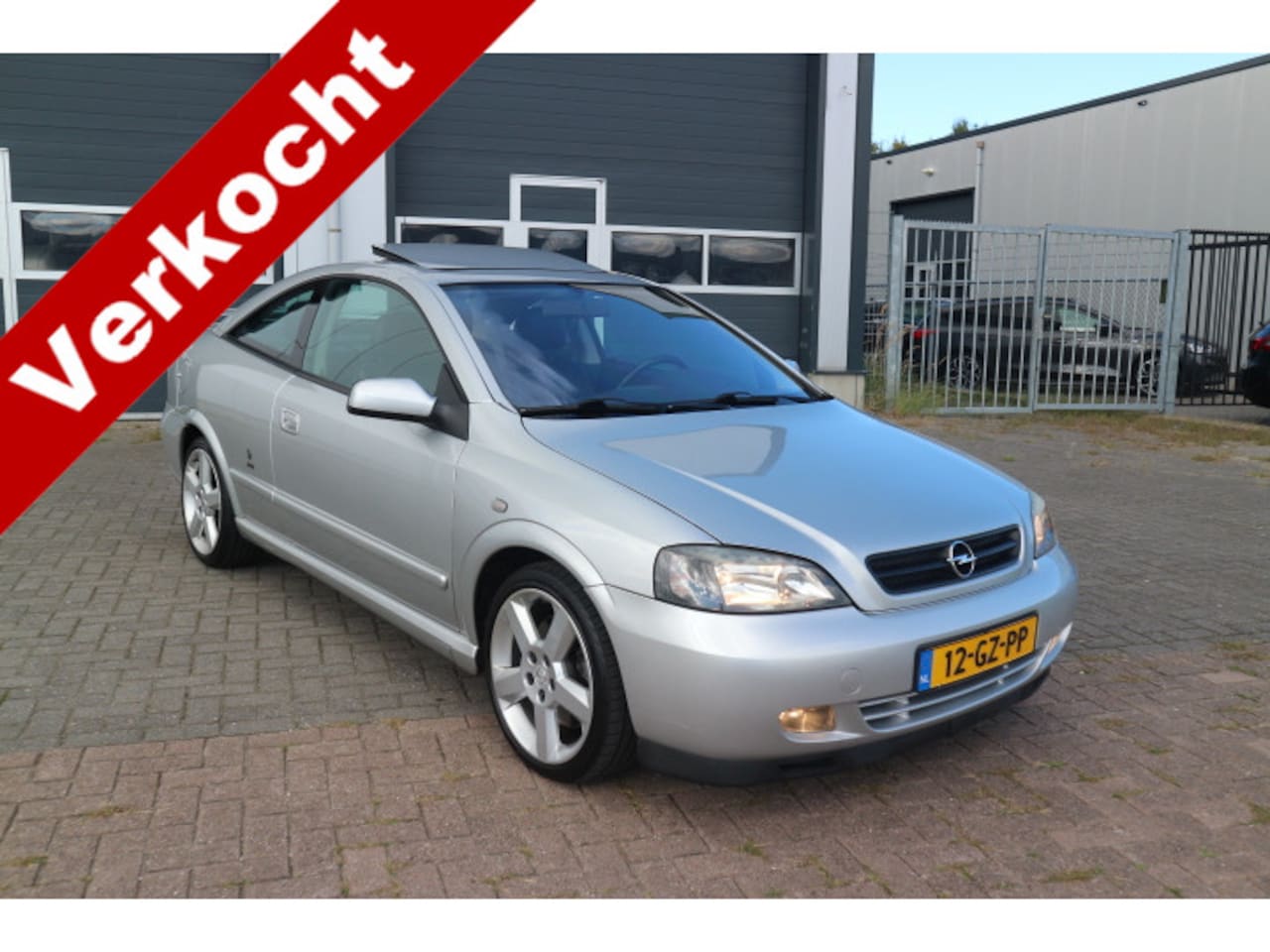 Opel Astra Coupé - 2.0-16V Turbo LIEFHEBBERSAUTO - AutoWereld.nl