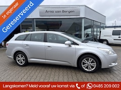 Toyota Avensis Wagon - 2.0 VVTi Dynamic, AUTOMAAT, climatronic, cruisecontrol, pdc, trekhaak, van 1e eigenaar