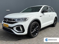 Volkswagen T-Roc - 1.5 TSI R-Line 150pk Business Automaat | Panorama schuifdak | Trekhaak | Digitaal cockpit