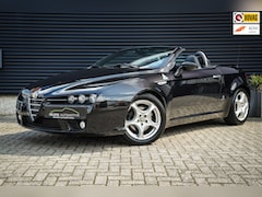 Alfa Romeo Spider - 2.2 JTS Exclusive | ECC | CC | Elektr. verst. stoelen | Metallic Lak| Leder | Zeer Mooi |