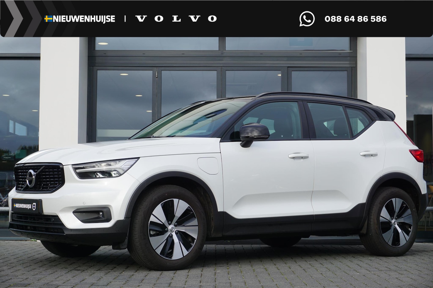 Volvo XC40 - 1.5 T4 Recharge R-Design Expression | Trekhaak | Intellisafe | Stoelverwarming | BLIS | Ca - AutoWereld.nl