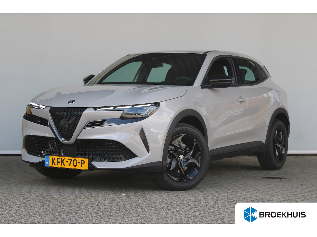 Alfa Romeo Junior - 1.2 Turbo Hybrid Ibrida | Adaptieve cruise control | Full-LED | Parkeersensoren achter | A - AutoWereld.nl