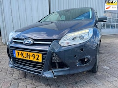 Ford Focus Wagon - 1.6 TDCI ECOnetic Lease Titanium - Start Niet - Front Schade