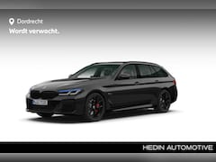 BMW 5-serie Touring - 530e xDrive M-Sport Pro | 19" | Head-Up | Laser | Harman Kardon | Trekhaak | Driving Assis
