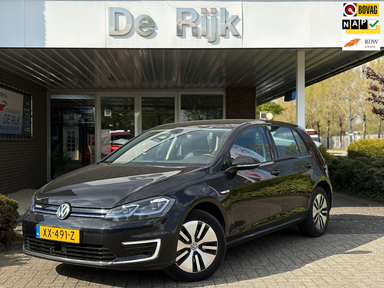 Volkswagen e-Golf - | Leder, Navi, Apple Carplay, ACC, Stoelverw., PDC | NAP | - AutoWereld.nl