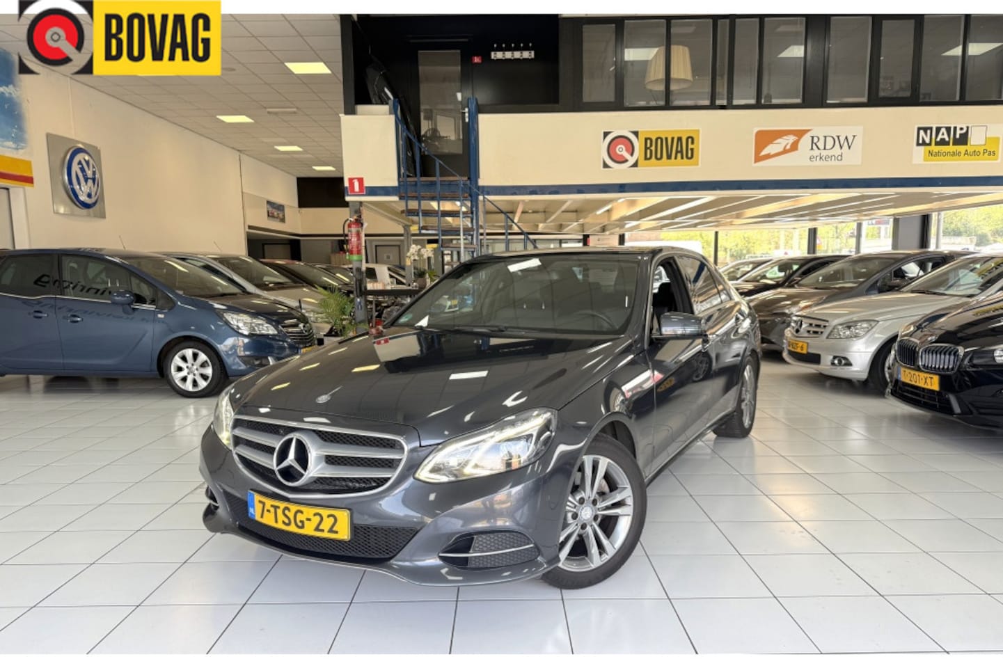 Mercedes-Benz E-klasse - 200 Amb. Avantgarde Automaat - AutoWereld.nl