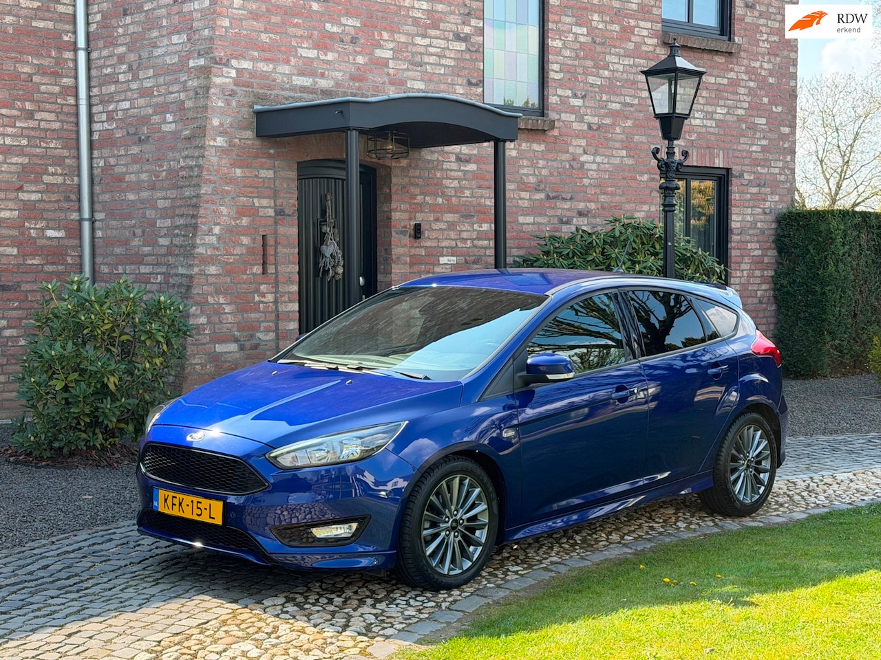 Ford Focus - 1.0 140 pk ST-Line Navi winterpack Pdc - AutoWereld.nl