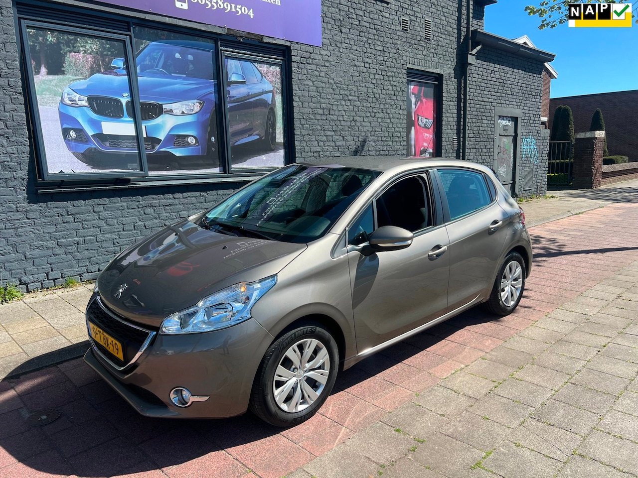 Peugeot 208 - 1.0 VTi Blue Lease nap navi 5 deurs - AutoWereld.nl