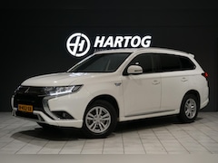Mitsubishi Outlander - 2.4 PHEV Pure + TREKHAAK / CARPLAY / CAMERA / STOELVERWARMING /