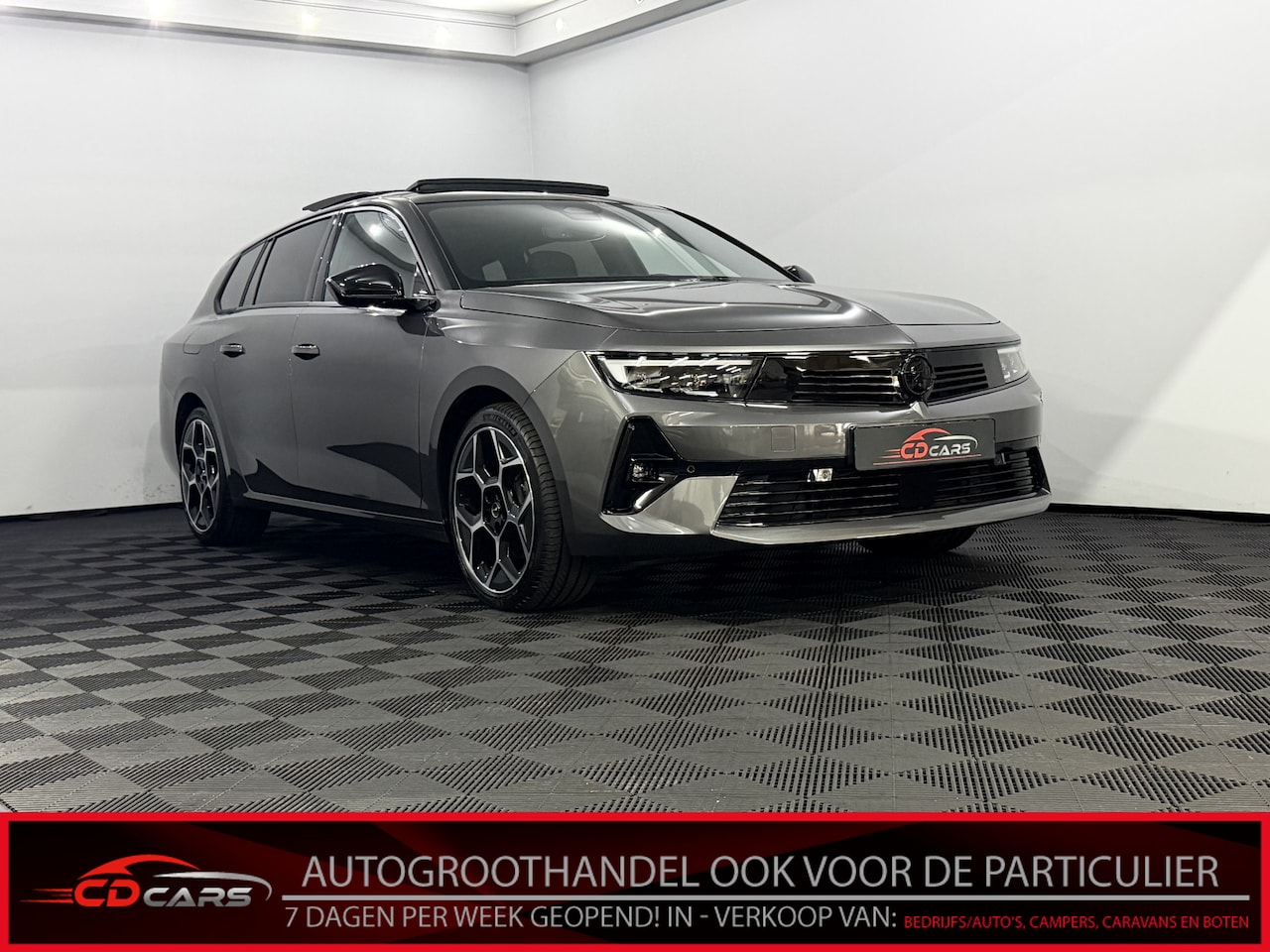 Opel Astra Sports Tourer - 1.2 Ultimate Panoramadak, 360 Camera, Navi, Memory stoelen, Elektrische achterklep, Head-u - AutoWereld.nl