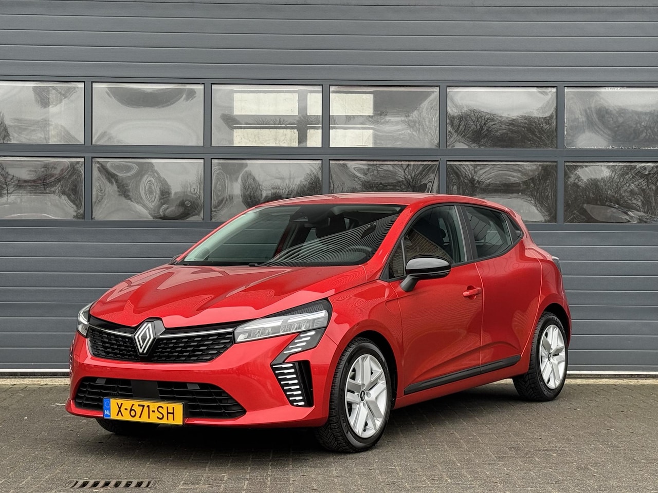 Renault Clio - 1.0 TCE EVOLUTION I APPLE CARPLAY I NAVIGATIE I CRUISE CONTROL - AutoWereld.nl