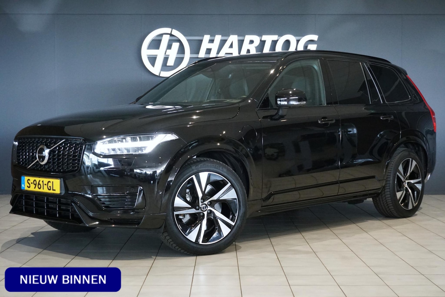 Volvo XC90 - 2.0 T8 Recharge AWD R-Design 7 PERS. + LUCHTVERING / B&W AUDIO / 360 CAMERA - AutoWereld.nl
