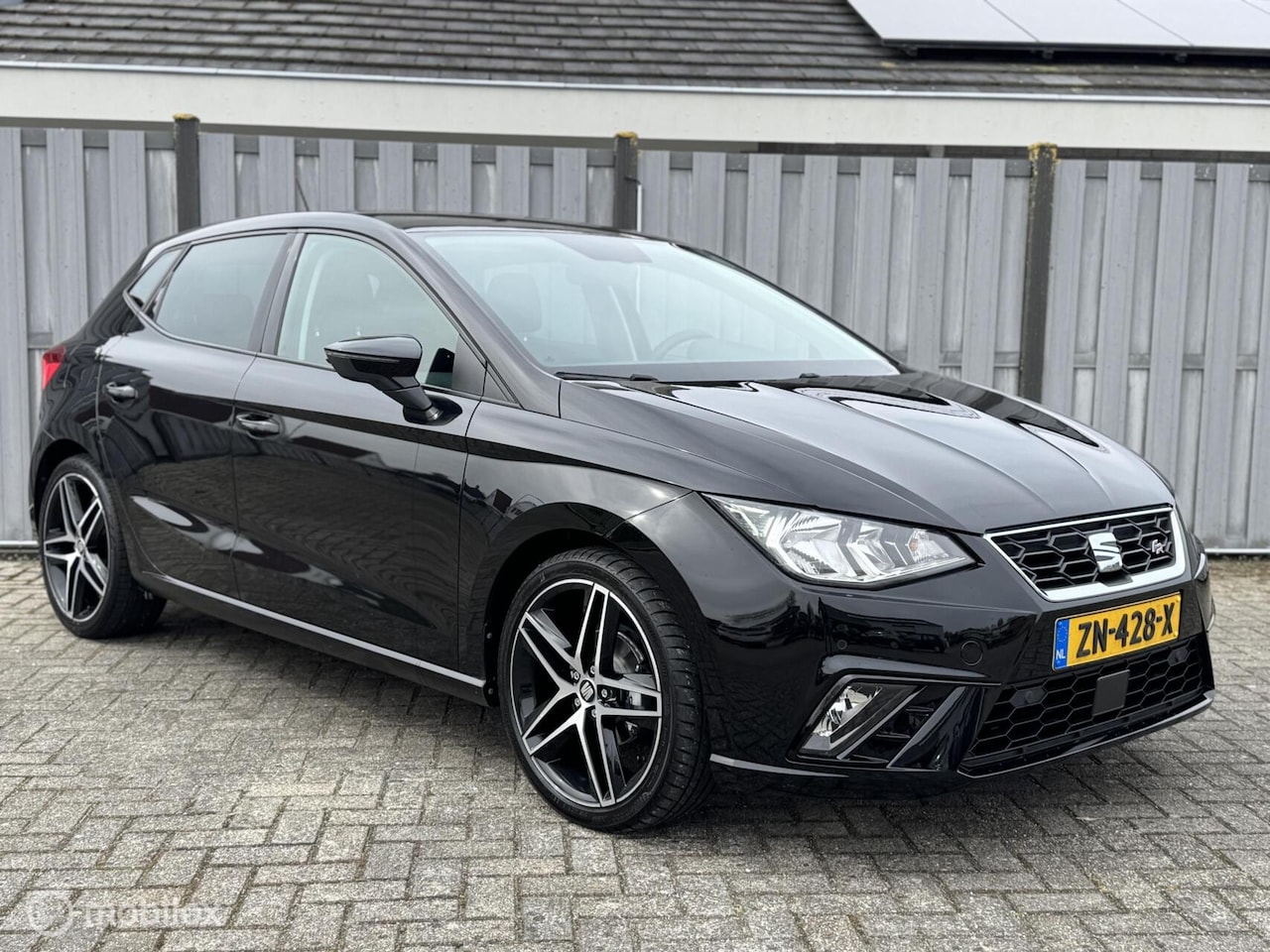 SEAT Ibiza - 1.0 TSI FR Business Intense 1.0 TSI FR Business Intense - AutoWereld.nl