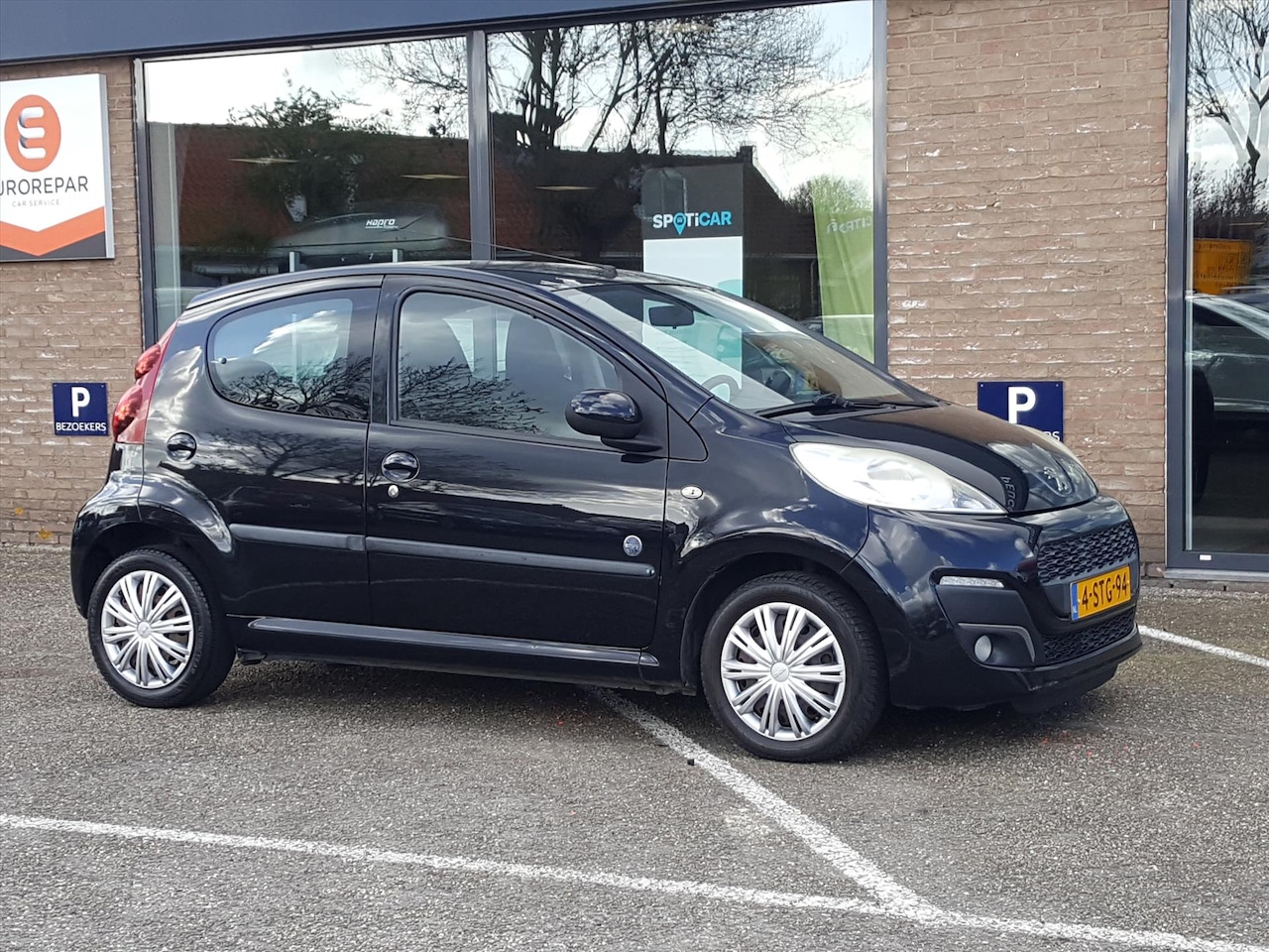 Peugeot 107 - 1.0 68PK 5D Envy AIRCO | Elektrische ramen | Centrale vergrendeling | Radio & CD-speler - AutoWereld.nl