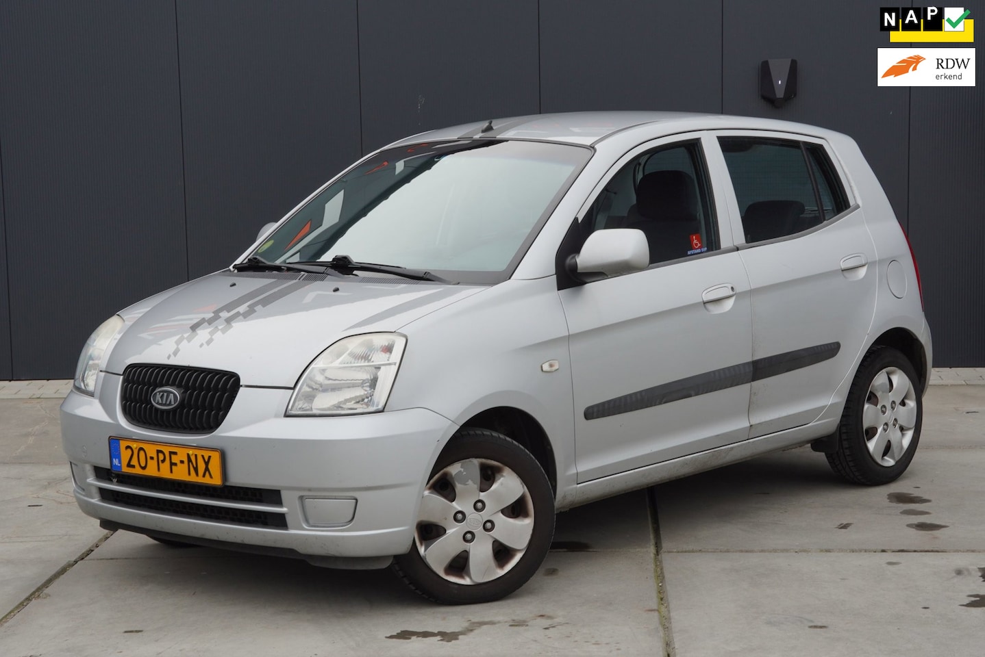 Kia Picanto - 1.1 LXE Automaat Hand gas bediening Rolstoel 5 Deurs Radio Bluetooth - AutoWereld.nl