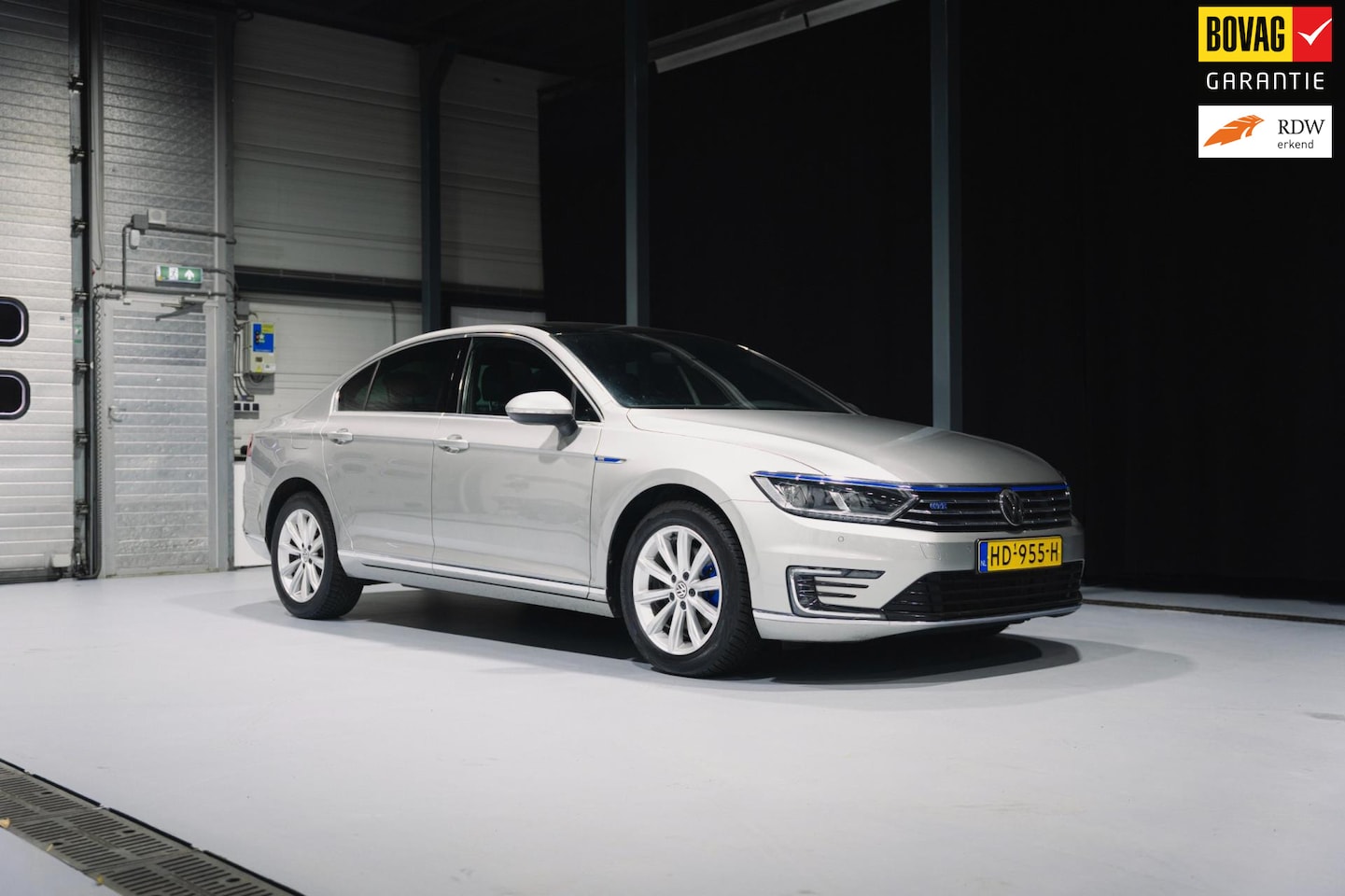 Volkswagen Passat - 1.4 TSI GTE Highline | Wordt geleverd met NIEUWE DISTRIBUTIE | Climate control | Carplay | - AutoWereld.nl