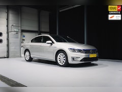 Volkswagen Passat - 1.4 TSI GTE Highline | Wordt geleverd met NIEUWE DISTRIBUTIE | Climate control | Carplay |