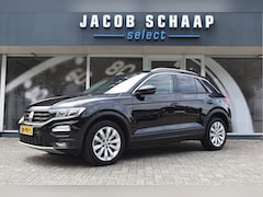 Volkswagen T-Roc - 1.5 TSI Style Automaat / Navigatie / Adap. Cruise / Trekhaak / PDC v+a / Camera / 17" LM