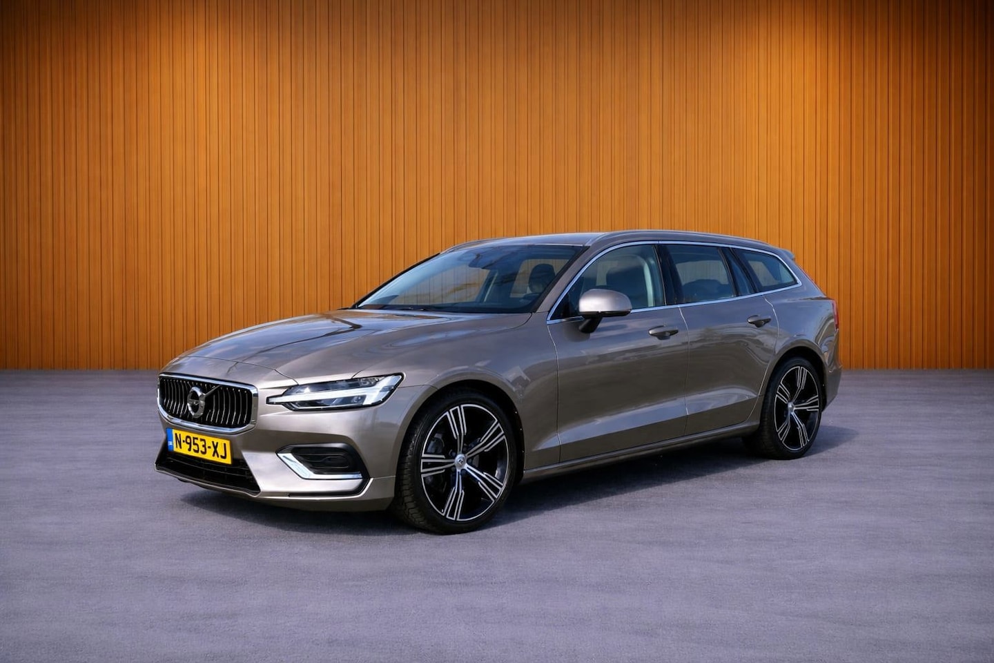 Volvo V60 - 2.0 B3 Inscription 2.0 B3 Inscription - AutoWereld.nl