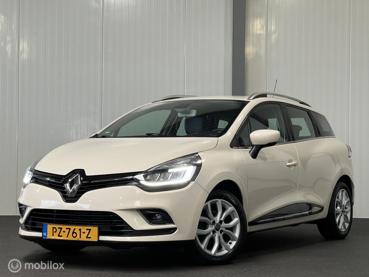 Renault Clio Estate - 1.5 dCi Intens [ NAP led vision camera navi cruise ] - AutoWereld.nl
