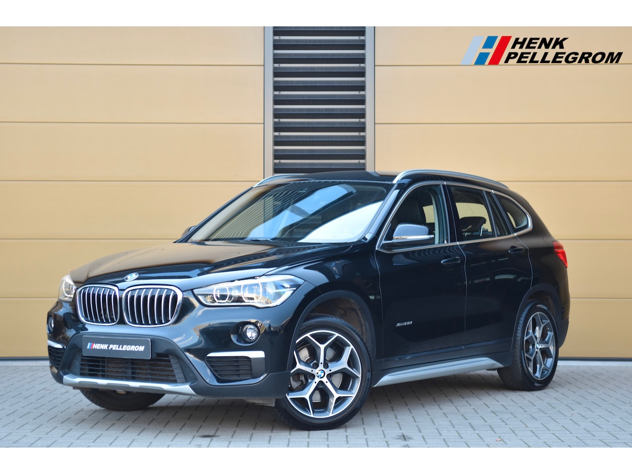 BMW X1 - xDrive20i Executive * Trekhaak * Sportstoelen * Achteruitrijcamera * Comforttoegang * - AutoWereld.nl
