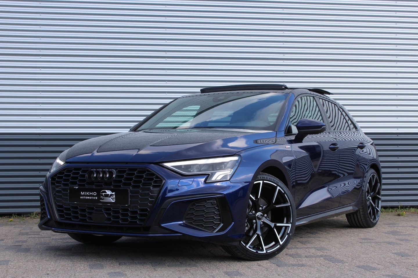 Audi A3 Sportback - 35 TFSI |3x S-Line| Panoramadak| Virtualcockpit | Navara Blauw | Black optik | Adaptive cr - AutoWereld.nl