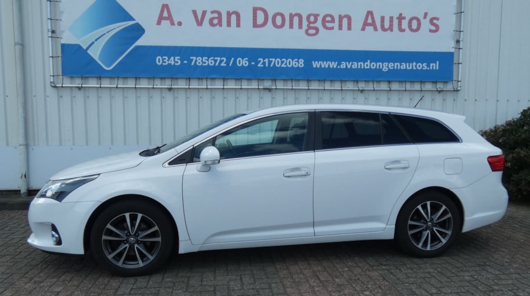 Toyota Avensis - 1.8 VVT-i Dynamic 1.8 VVTI Dynamic,Navi,Led,Camera,Trhaak,Stoelverw - AutoWereld.nl