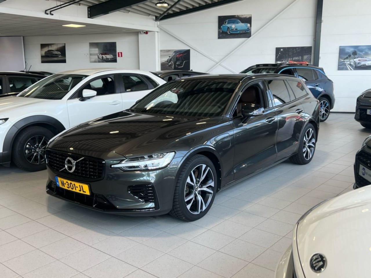Volvo V60 - 2.0 T6 Recharge AWD R-Design - Volleder - Memory - Dodehoek - AutoWereld.nl