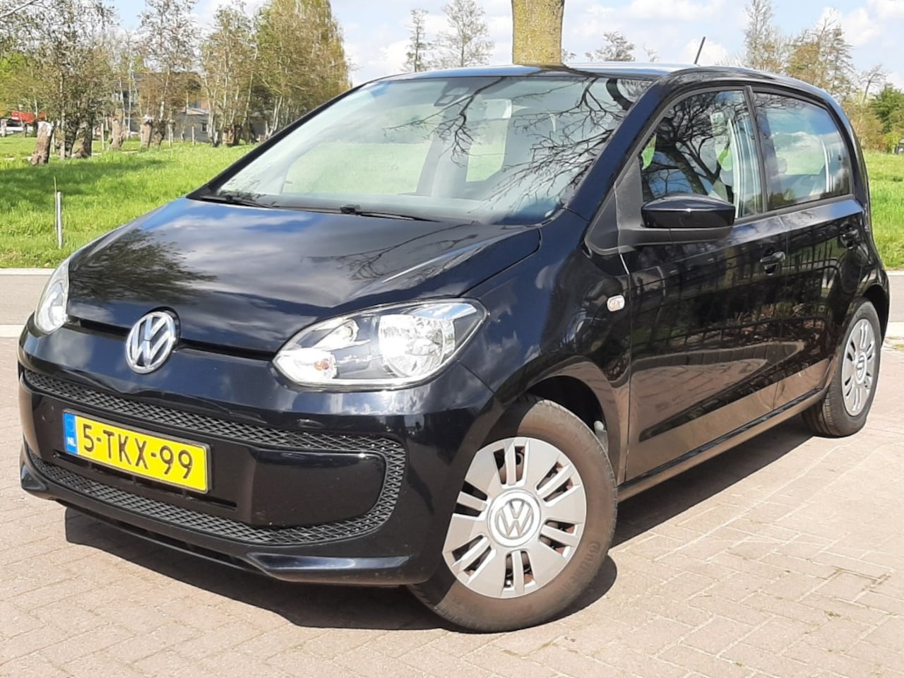 Volkswagen Up! - 1.0 BMT Move 60pk Airco - AutoWereld.nl