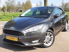 Ford Focus - 1.0 125pk Airco Navigatie Bluetooth