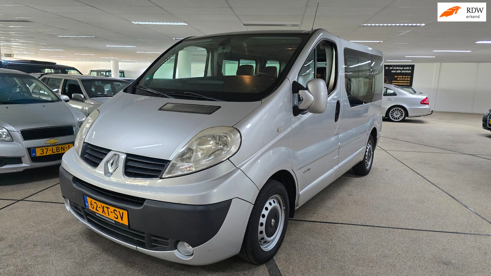 Renault Trafic Passenger - 2.0 dCi T27 L1H1 Authentique 8 persoons!! Airco nieuwe Apk - AutoWereld.nl