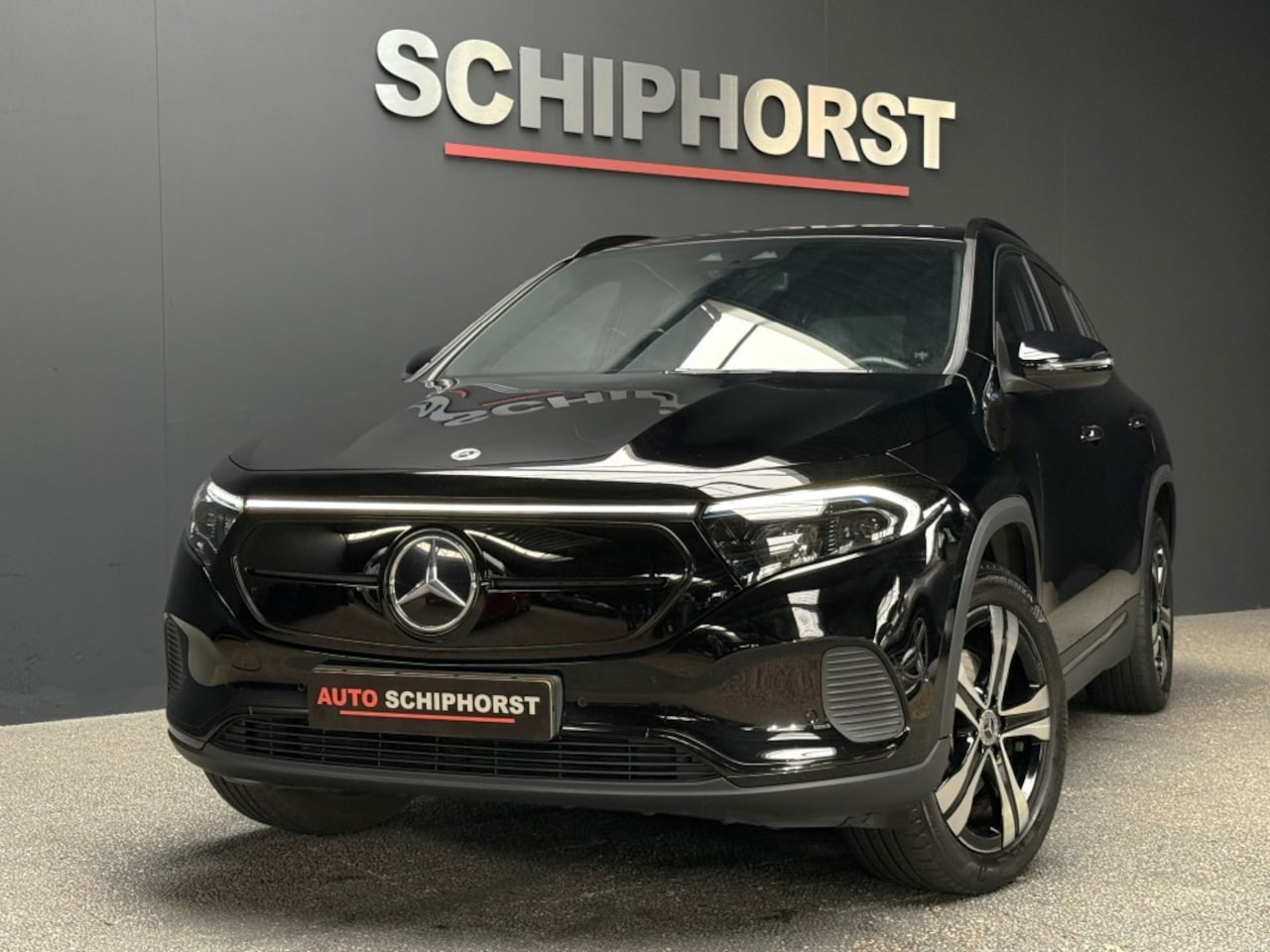 Mercedes-Benz EQA - 250 e Luxury 40dkm 424 km 19 inch black style - AutoWereld.nl