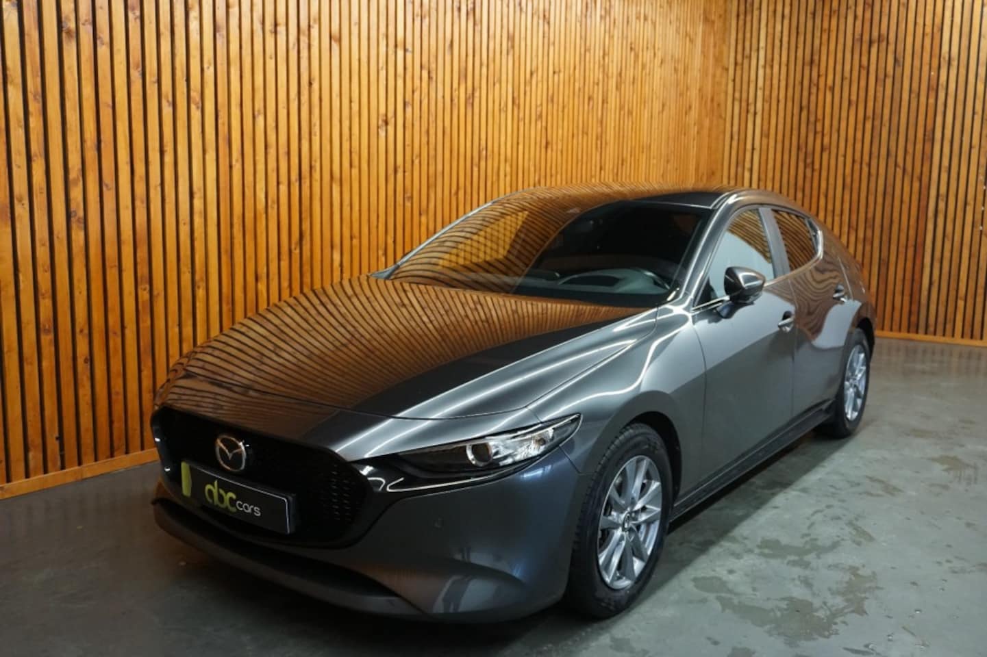 Mazda 3 - 2.o e-SKY ACTIV-G M-HYBRID AUTOMAAT NAVIGATIE - AutoWereld.nl