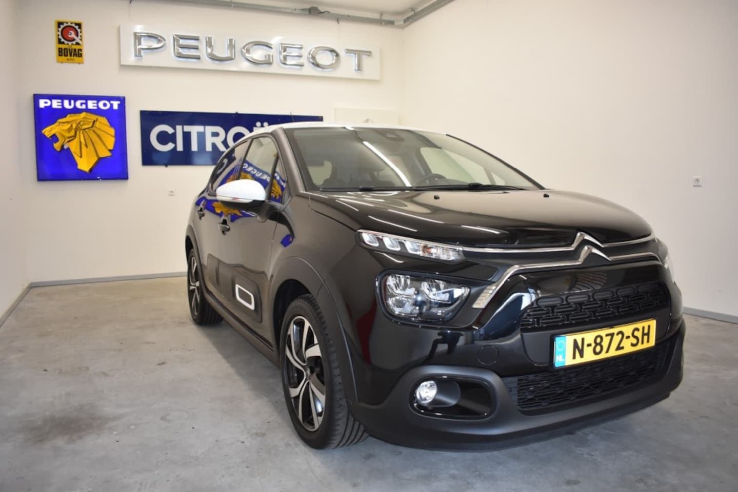 Citroën C3 - 1.2 PureTech Shine 1e eig. 110 Pk. - AutoWereld.nl