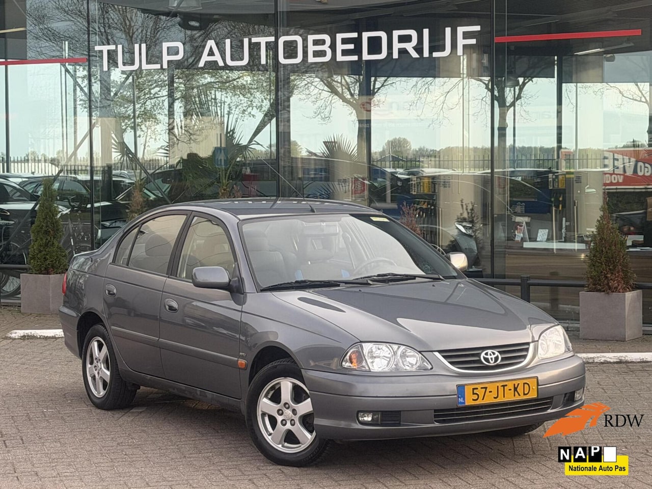 Toyota Avensis - 1.6-16V Linea Luna Sedan bj 2002 Airco Nette auto - AutoWereld.nl
