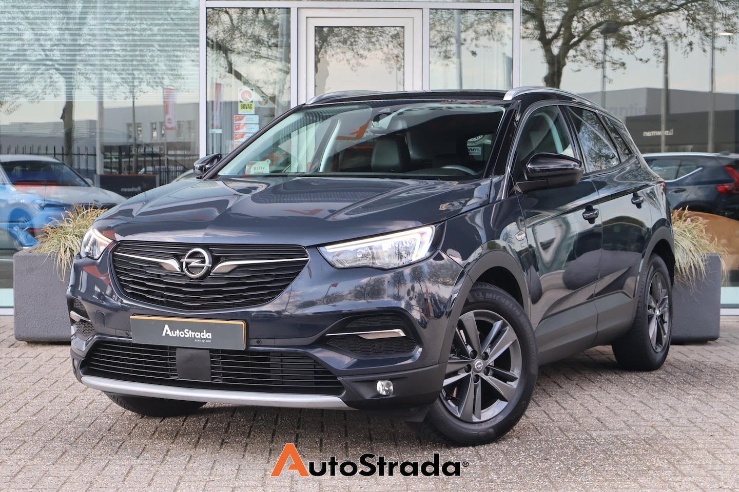 Opel Grandland X - 1.2 Turbo 120 Jaar Edition 130pk | Cruise | Climate | Stoelverwarming | Camera | Carplay - AutoWereld.nl