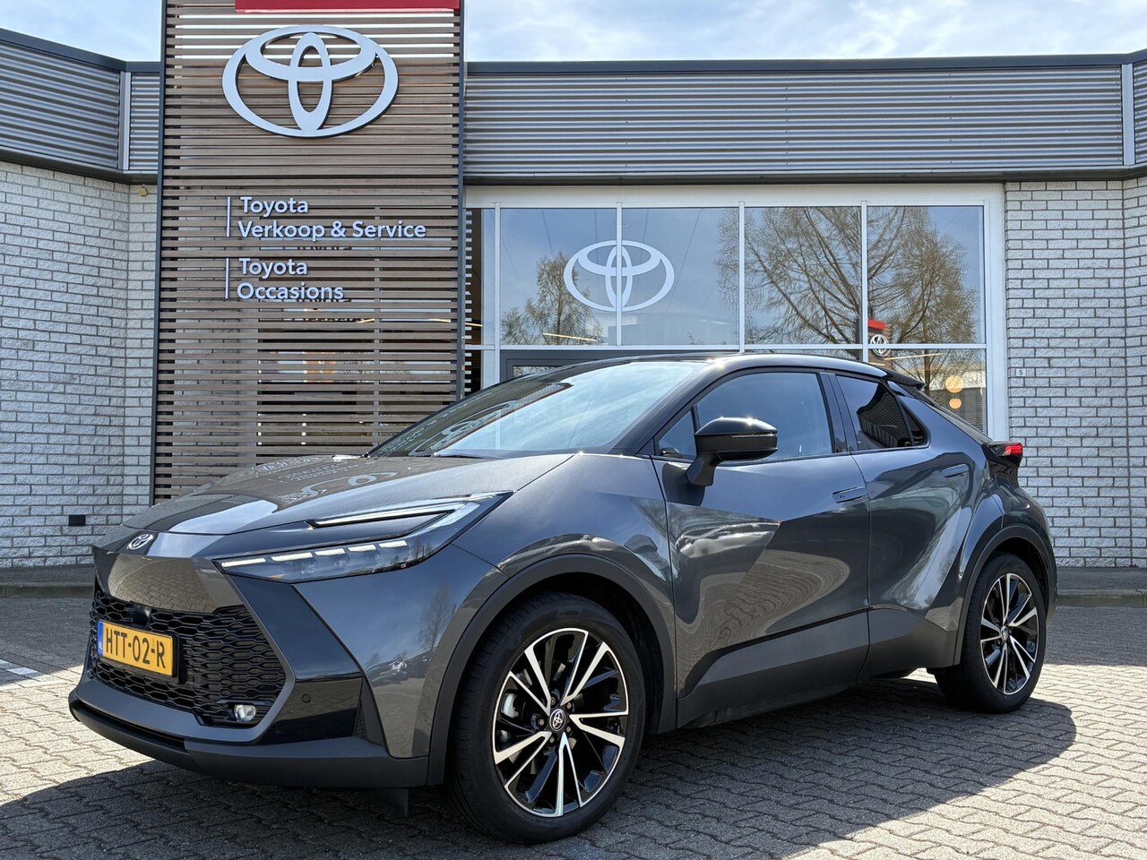 Toyota C-HR - PLUG-IN HYBRID 220 EXECUTIVE STOEL/STUURVERW BLIND-SPOT PARK-SENSOREN JBL-AUDIO EL-SPORTST - AutoWereld.nl