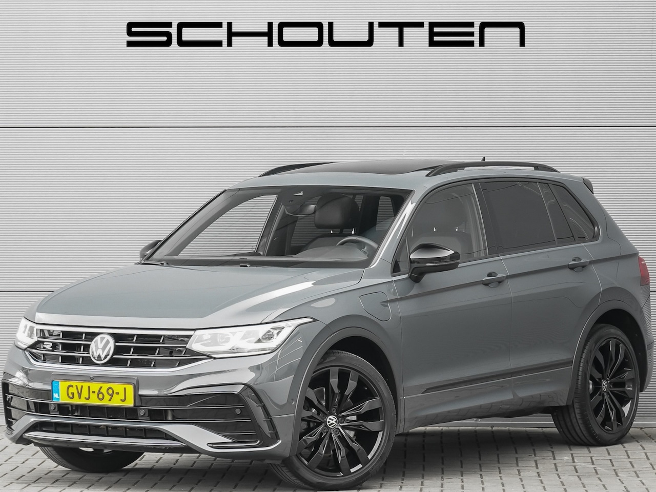 Volkswagen Tiguan - 1.4 TSI eHybrid R-Line Business+ Black Pack Pano Camera 360° ACC 20" - AutoWereld.nl