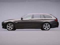 BMW 5-serie Touring - 530i Upgrade Edition Sport (PANORAMADAK, NAVI, CAMERA, PDC, ELEKTRISCHE STOELEN, GETINT, L