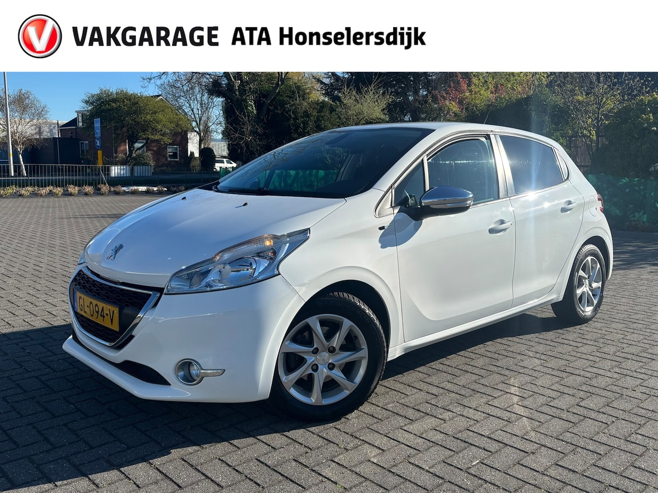 Peugeot 208 - 1.2 PureTech Style Pack | Cruise control | Climate control | - AutoWereld.nl