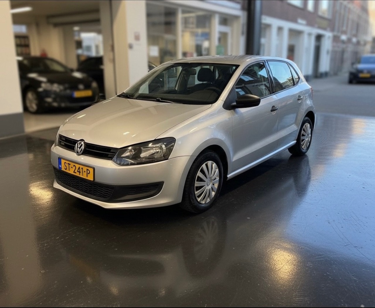 Volkswagen Polo - 1.4-16V Trendline-airco-elek ramen-1 jaar apk-4 nieuwe banden - AutoWereld.nl