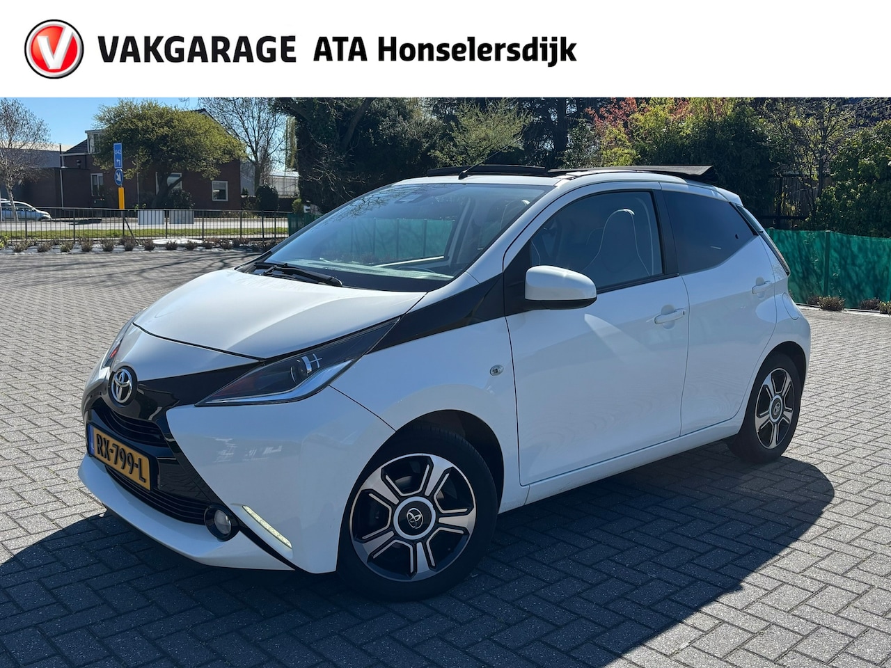 Toyota Aygo - 1.0 VVT-i x-pose | Automaat | Camera achter | Climate control | Schuif/open dak | Carplay - AutoWereld.nl