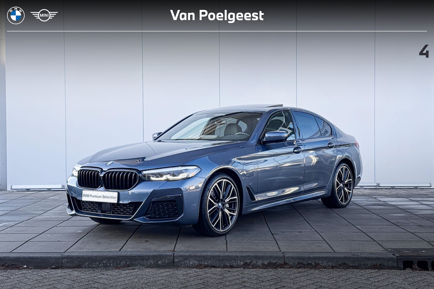 BMW 5-serie - Sedan 545e xDrive High Executive / Glazen Schuifdak / Harman Kardon / Head-Up / Co-Pilot / - AutoWereld.nl