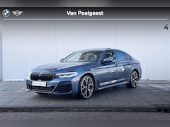 BMW 5-serie - Sedan 545e xDrive High Executive / Glazen Schuifdak / Harman Kardon / Head-Up / Co-Pilot /