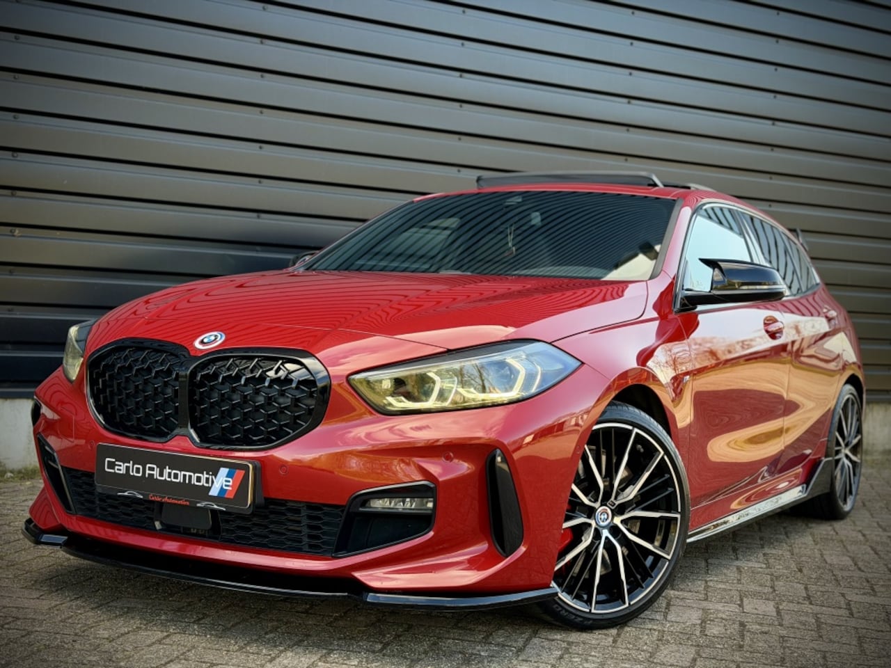 BMW 1-serie - 118i M-PERF. M135 PANO|SCHAALSTOEL|CAMERA|HiFi - AutoWereld.nl