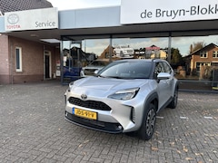 Toyota Yaris Cross - 1.5 Hybrid 130pk Dynamic Comfort dodehoekdetectie / stoelverwarming / stuurwielverwarming